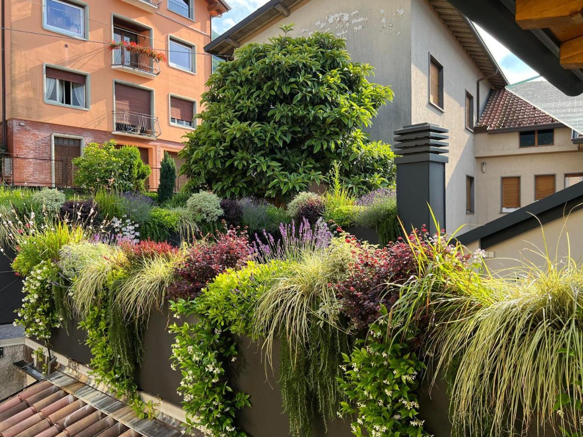 Luxury Lakefront Penthouse Lezzeno Esterno foto