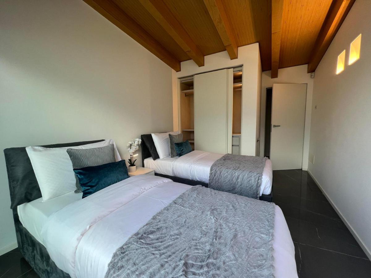 Luxury Lakefront Penthouse Lezzeno Esterno foto