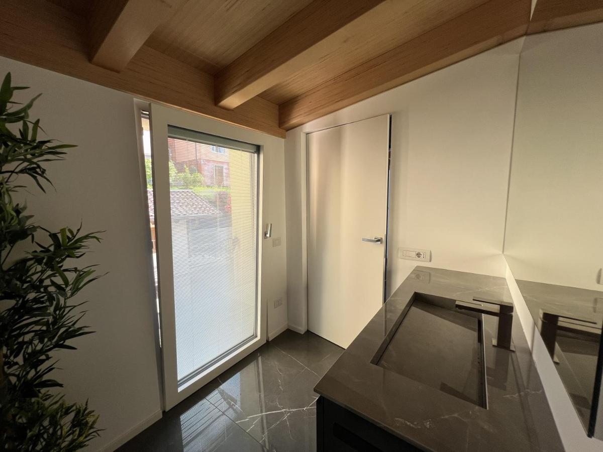 Luxury Lakefront Penthouse Lezzeno Esterno foto